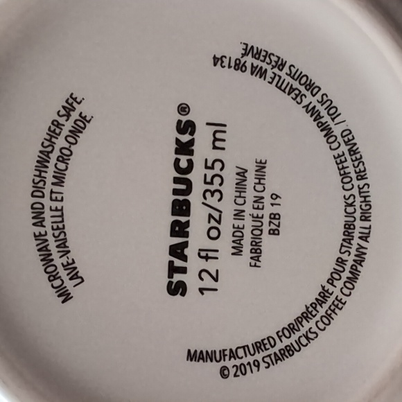 Starbucks 12oz,2019 Christmas Holiday Green/Red Coffee Mug. - Picture 7 of 8